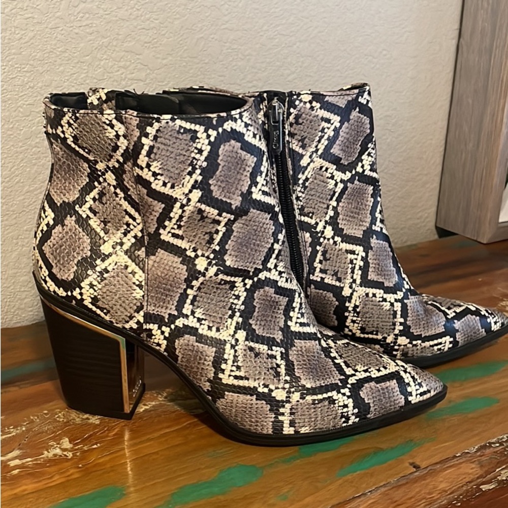Size 9 Faux Snake Print Booties